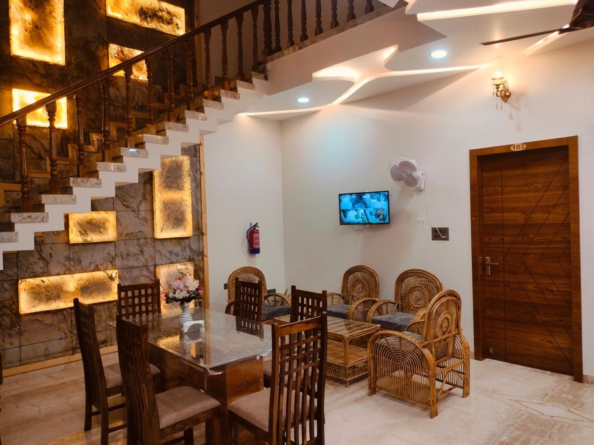 Amritam Palace A Luxury Ac Home Stay Ringas Exterior foto