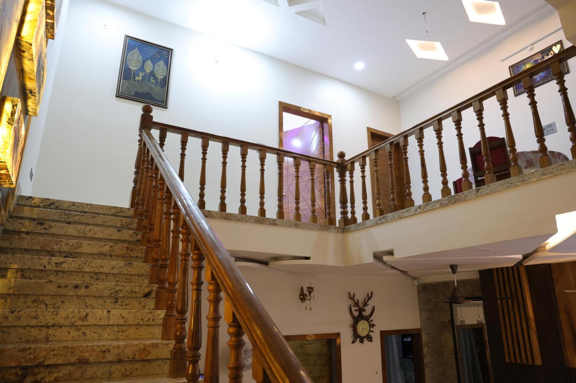 Amritam Palace A Luxury Ac Home Stay Ringas Exterior foto