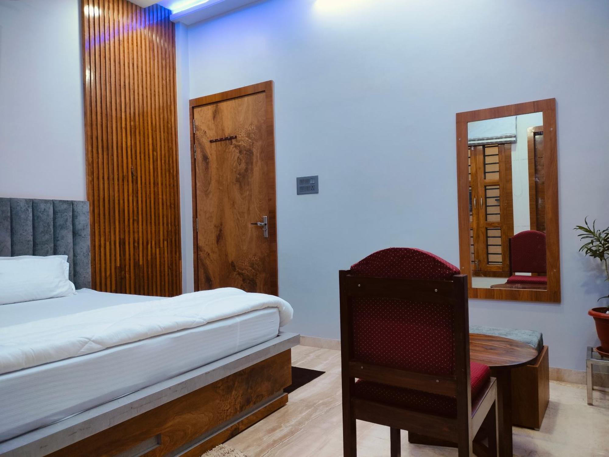 Amritam Palace A Luxury Ac Home Stay Ringas Exterior foto